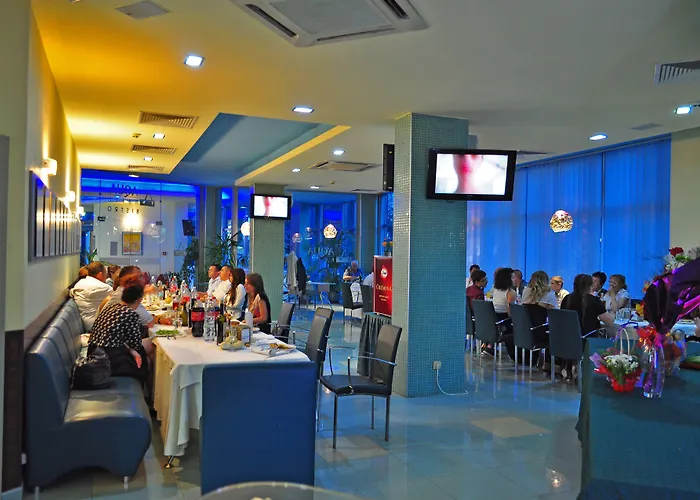 Отель Aqua 4*